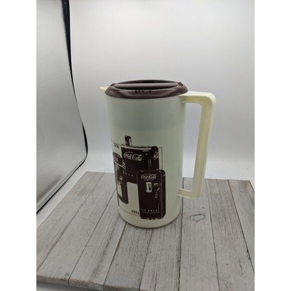 Vintage Coca Cola Collectible Coke Tan 2 Quart Pitcher Brown Lid Years 1893-1951 - Picture 1 of 8